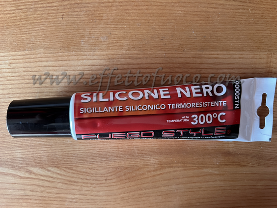 Silicone nero 150 ml - Effetto fuoco - Ricambi per stufe a pellet e legna Piazzetta e Superior